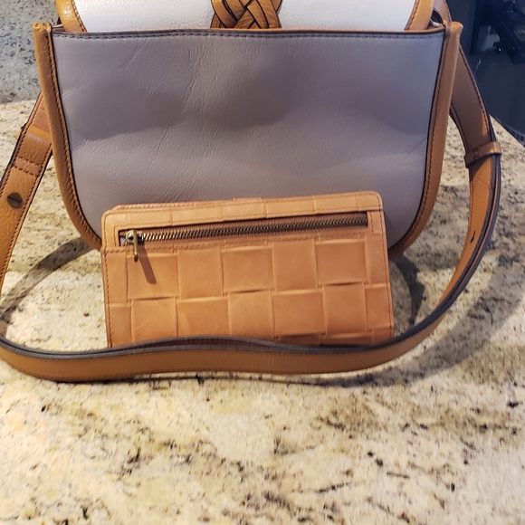 Fossil saddle bag purse and wallet set - Picture 4 of 5